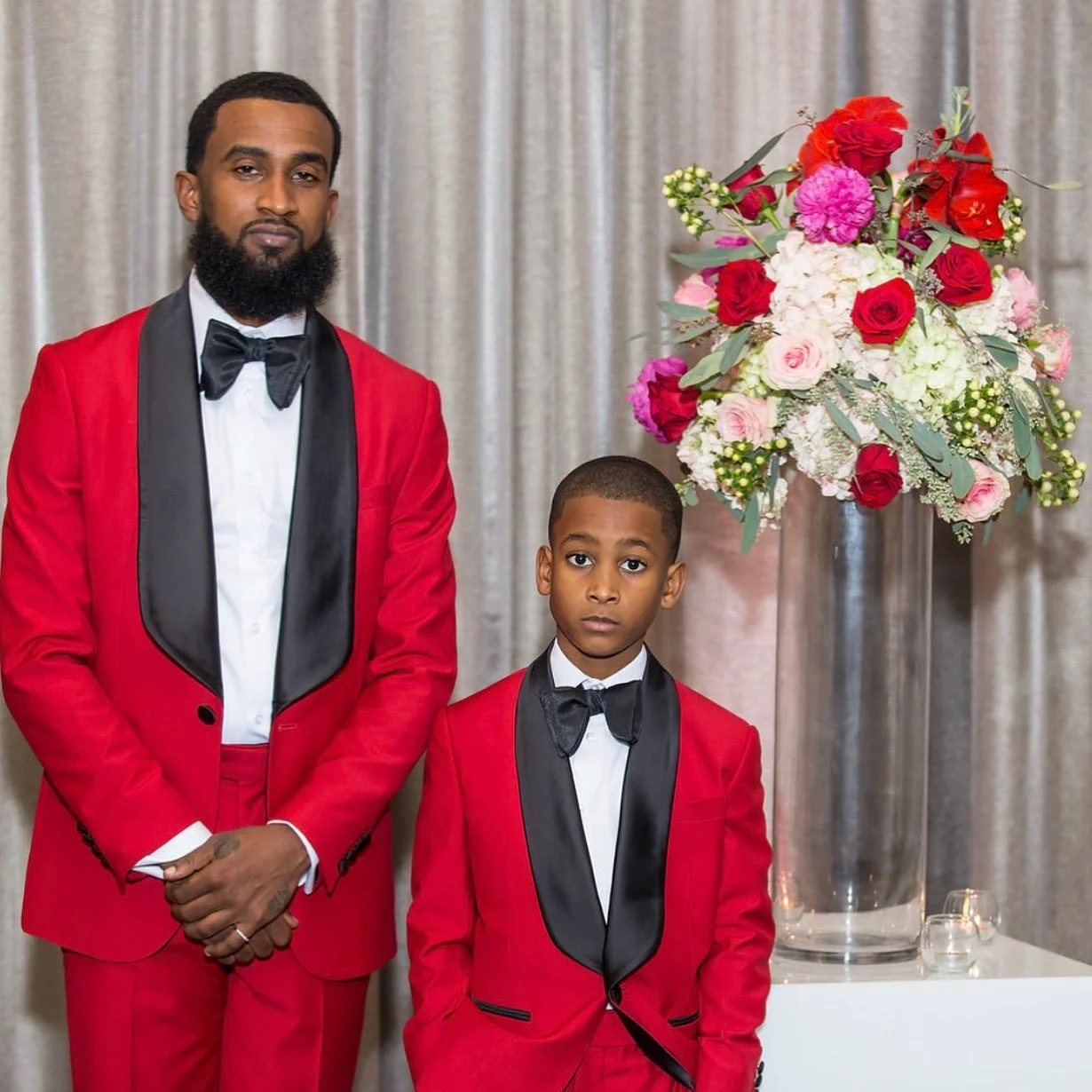 Gwenhwyar New Arrival Red Serge With Black Satin Lapel Fit 2 Pieces Formal Wedding Groom Custom Tuxedo Men Banquet Blazer+Pants
Gwenhwyar New Arrival Red Serge With Black Satin Lapel Fit 2 Pieces Formal Wedding Groom Custom Tuxedo Men Banquet Blazer+Pants