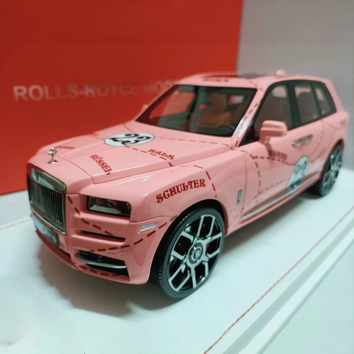 SC 1:18 Scale Resin Pink Rolls Royce Cullinan Limousine Toys Cars Model Classics Nostalgia Adult Souvenir Gifts Static Display
SC 1:18 Scale Resin Pink Rolls Royce Cullinan Limousine Toys Cars Model Classics Nostalgia Adult Souvenir Gifts Static Display