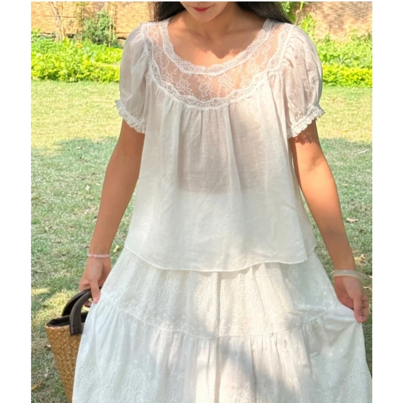 25 Year New French White Perspective Lace Lace Splicing Round Neck Bubble Short Sleeve Top
25 Year New French White Perspective Lace Lace Splicing Round Neck Bubble Short Sleeve Top