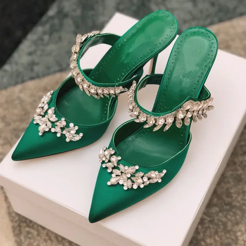 Women's Sandals 2025 New High Heel Pointed Fashion Banquet Water Diamond Chain Shallow Mouth Fine Heel Women's Muller Shoes
Women's Sandals 2025 New High Heel Pointed Fashion Banquet Water Diamond Chain Shallow Mouth Fine Heel Women's Muller Shoes