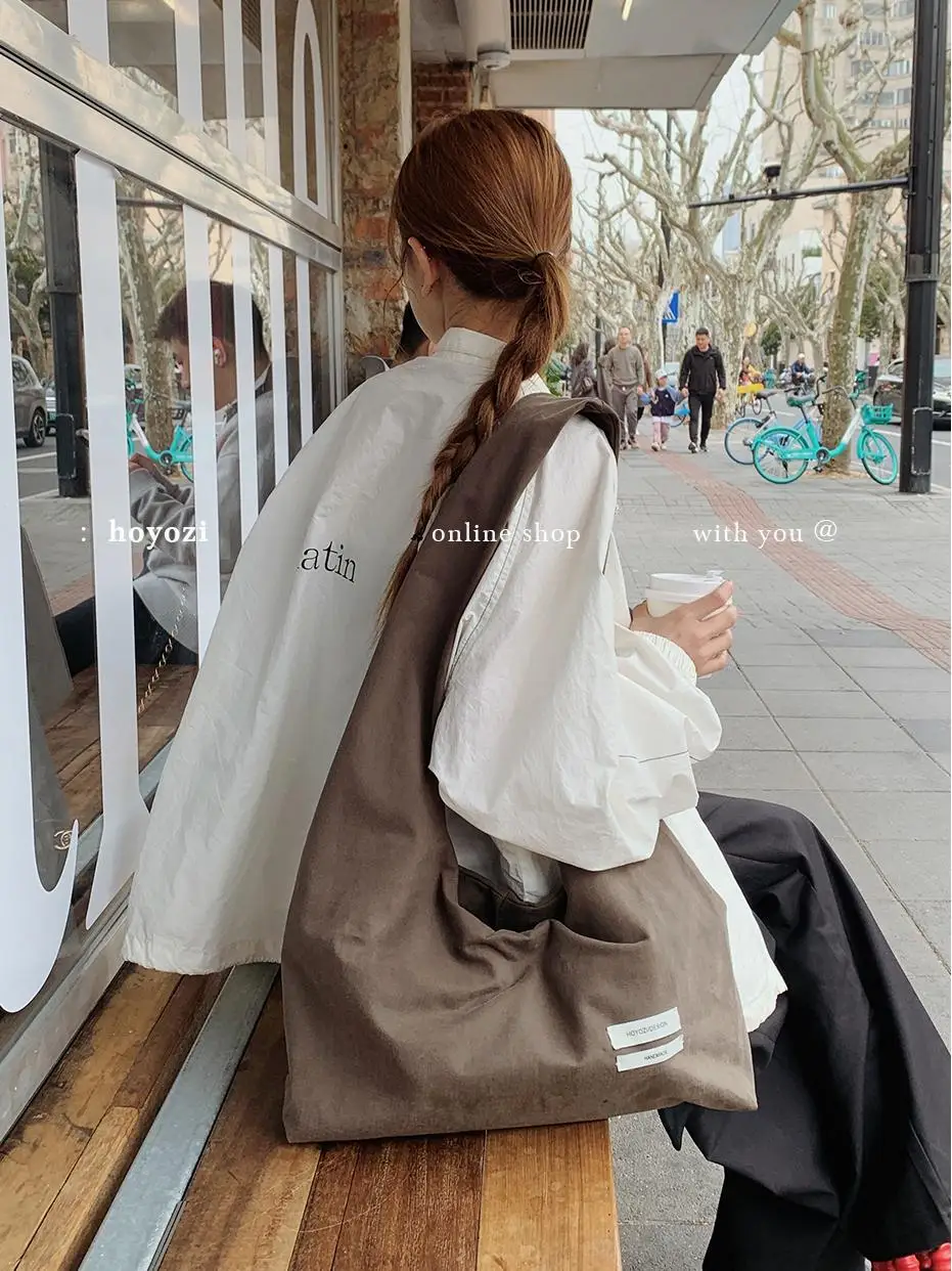 Drawing canvas tote large capacity bag, women's 2025 new armpit bag 
Drawing canvas tote large capacity bag, women's 2025 new armpit bag