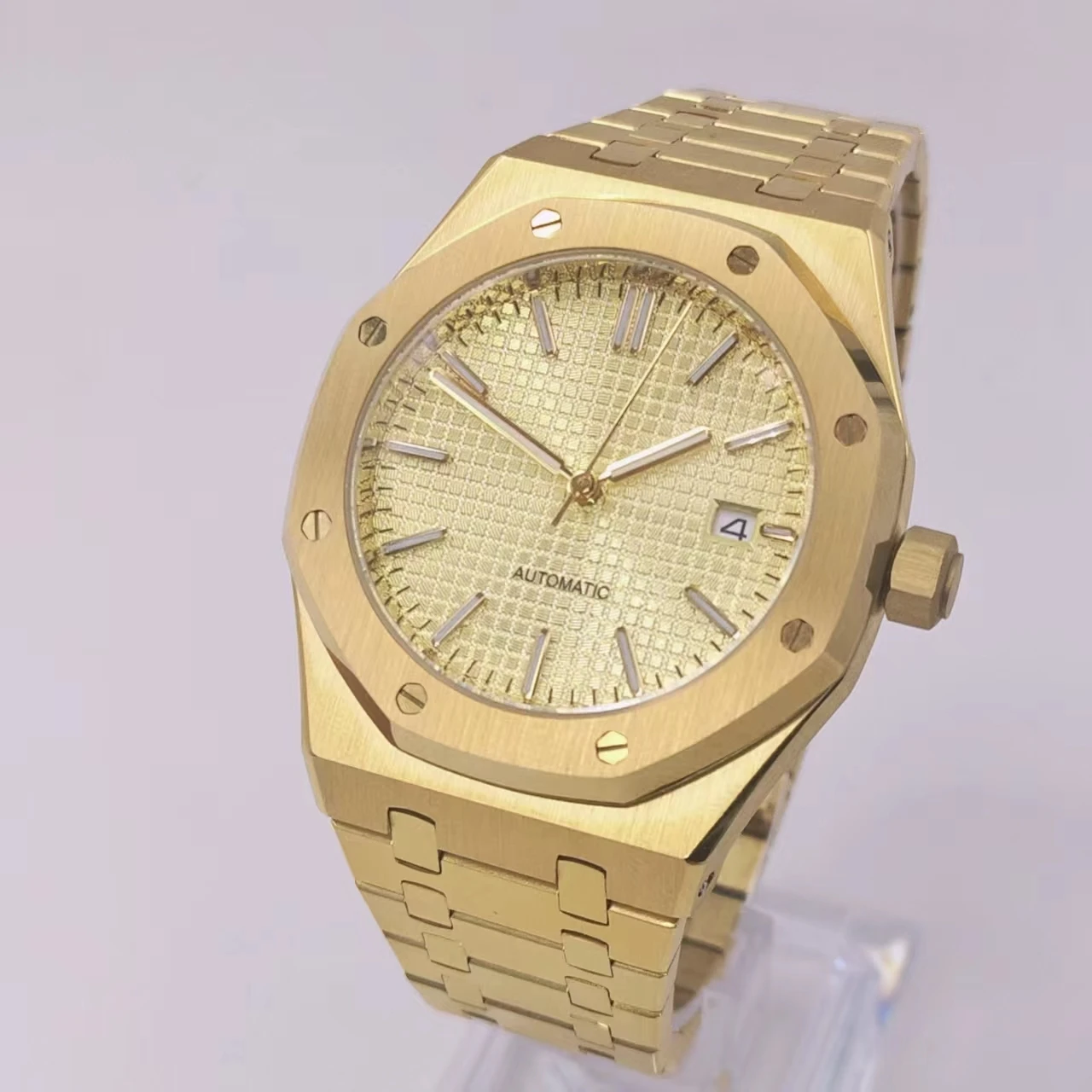 personalized watches S logo NH35 Movement Watch Mod 41mm sapphire glass Fit Seiko NH35 movement Green Luminous 31.8mm Gold Dial
personalized watches S logo NH35 Movement Watch Mod 41mm sapphire glass Fit Seiko NH35 movement Green Luminous 31.8mm Gold Dial