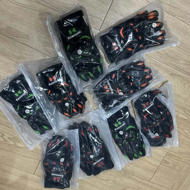 3 colors for both men and women Full Finger Kawasaki Motorcycle Gloves Non slip Wear resistant cycling Gloves
3 colors for both men and women Full Finger Kawasaki Motorcycle Gloves Non slip Wear resistant cycling Gloves