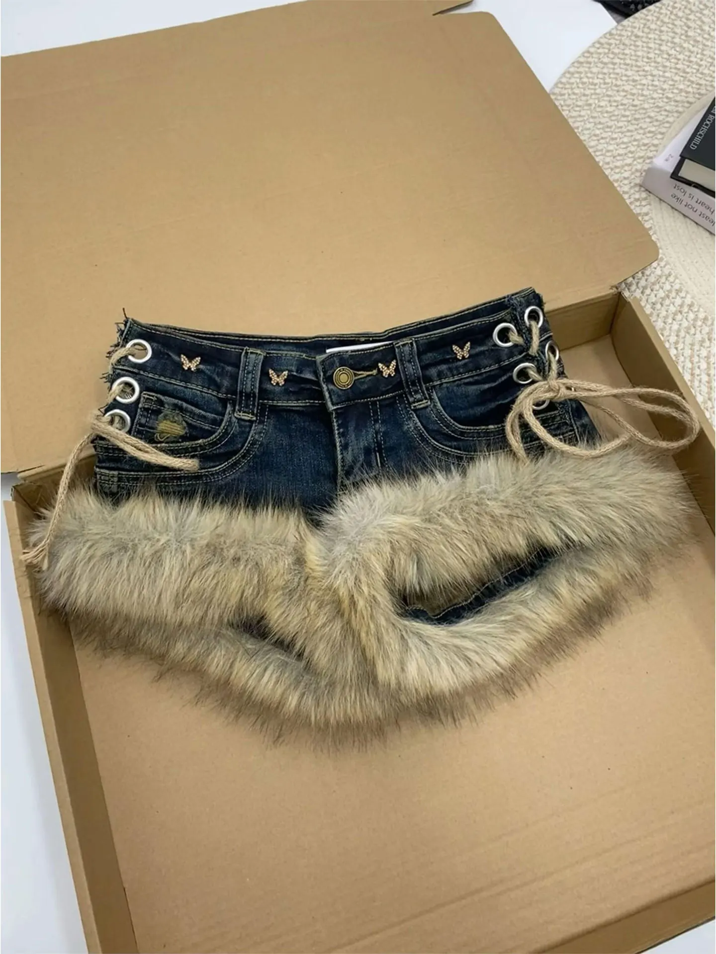 Low-Waist Patchwork Denim Shorts Women's Summer Slim Fit Butt-Lifting A-Line Hot Pants American Style Spicy Girl Jeans Shorts
Low-Waist Patchwork Denim Shorts Women's Summer Slim Fit Butt-Lifting A-Line Hot Pants American Style Spicy Girl Jeans Shorts