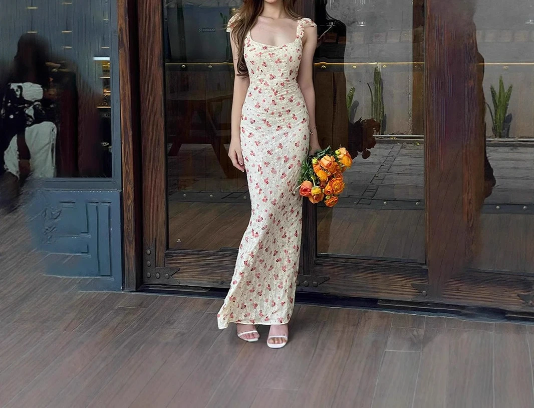 2026 Autumn New Retro Square Neck Rose Backless Fashion Suspender Dress Women's Clothing
2026 Autumn New Retro Square Neck Rose Backless Fashion Suspender Dress Women's Clothing