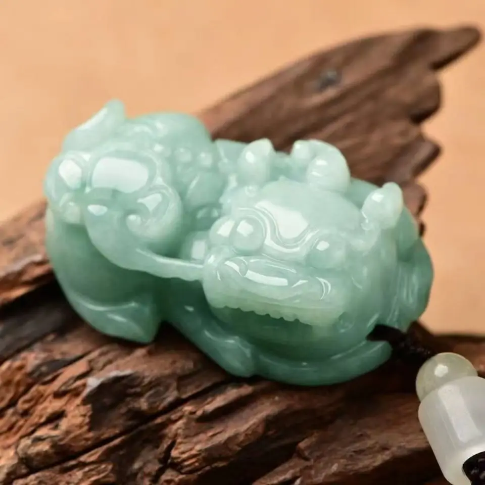 Myanmar jadeite A product, light green jadeite Pixiu pendant, men's fashionable and versatile.
Myanmar jadeite A product, light green jadeite Pixiu pendant, men's fashionable and versatile.