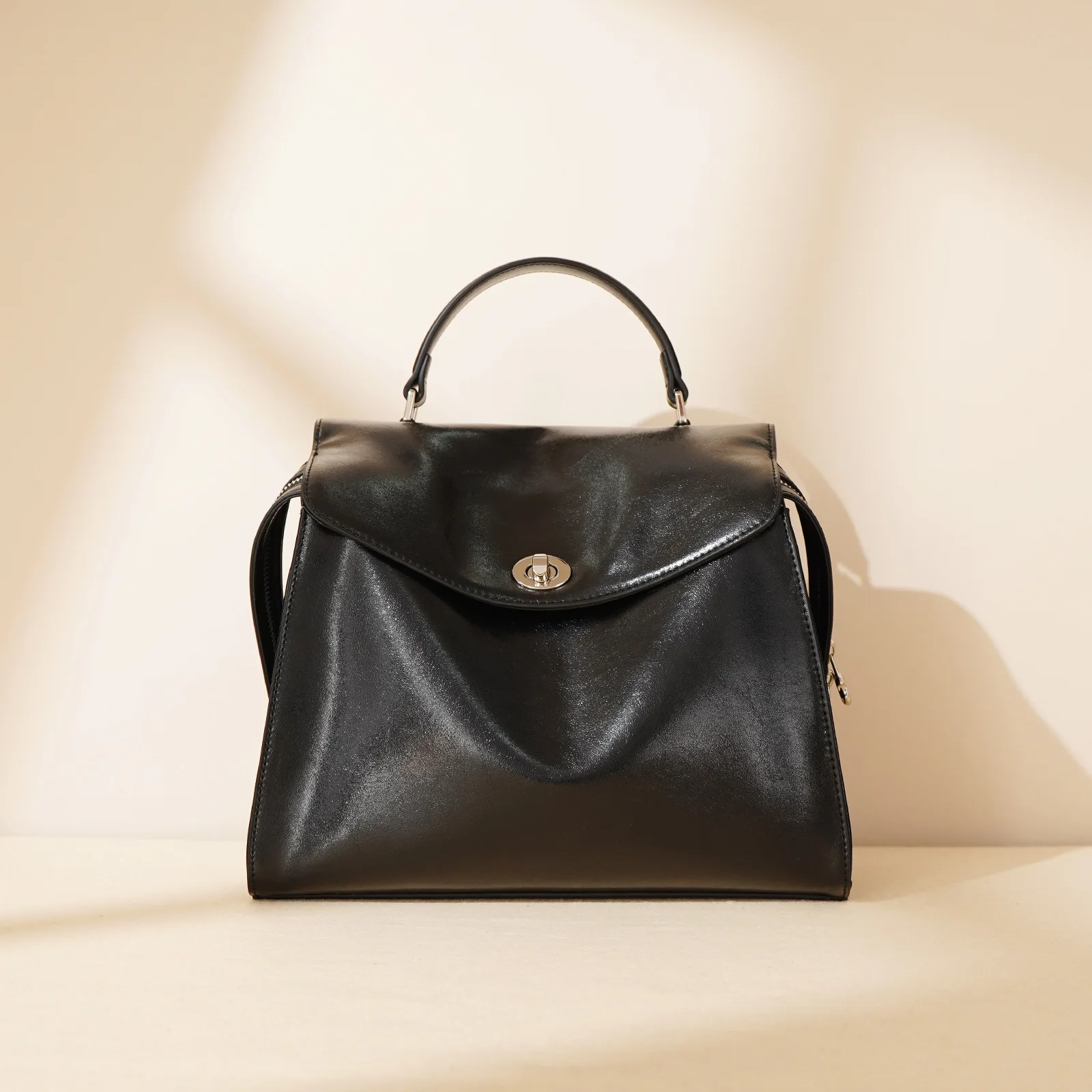 100% Glossy Leather Convertible for Women, 2026 New Large Capacity Commute, Сумка Женская
100% Glossy Leather Convertible for Women, 2026 New Large Capacity Commute, Сумка Женская
