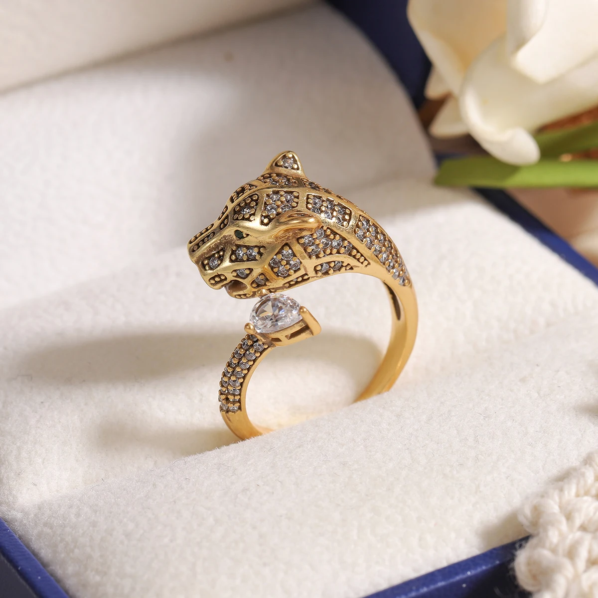 Elegant Leopard Head Ring for Women, Gold Tone Pave Zircon Panther Jewelry, Statement Animal Engagement Gift
Elegant Leopard Head Ring for Women, Gold Tone Pave Zircon Panther Jewelry, Statement Animal Engagement Gift