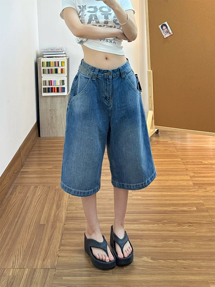 Adjustable Buckle Distressed Denim Shorts Women's High Waist Wide Leg Pants Summer New Style Parisian Chic Ripped Seven-Five
Adjustable Buckle Distressed Denim Shorts Women's High Waist Wide Leg Pants Summer New Style Parisian Chic Ripped Seven-Five