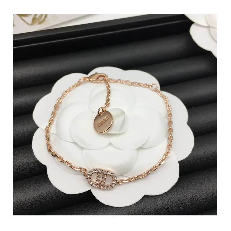 Hot-selling Classic Bracelet Women's Light Luxury Retro Bracelet Direct Sales
Hot-selling Classic Bracelet Women's Light Luxury Retro Bracelet Direct Sales