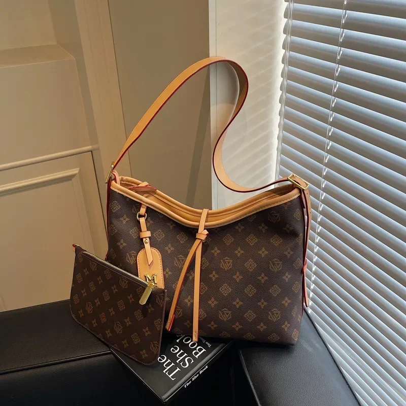 Vintage Chic Solid Color Handbag - Trendy Crossbody Tote For Superstars, Premium Leather & Roomy Design
Vintage Chic Solid Color Handbag - Trendy Crossbody Tote For Superstars, Premium Leather & Roomy Design