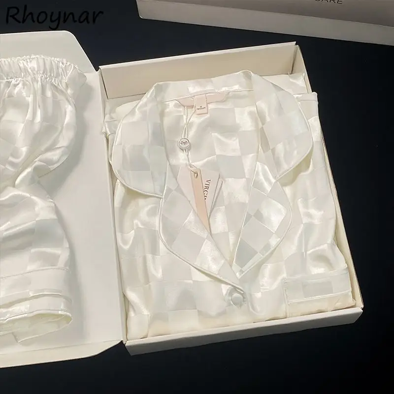 Женские пижамные комплекты из 2 предметов, свободные летние крутые тонкие дышащие винтажные клетчатые удобные пижамы с короткими рукавами, нежная одежда 2023
Женские пижамные комплекты из 2 предметов, свободные летние крутые тонкие дышащие винтажные клетчатые удобные пижамы с короткими рукавами, нежная одежда 2023