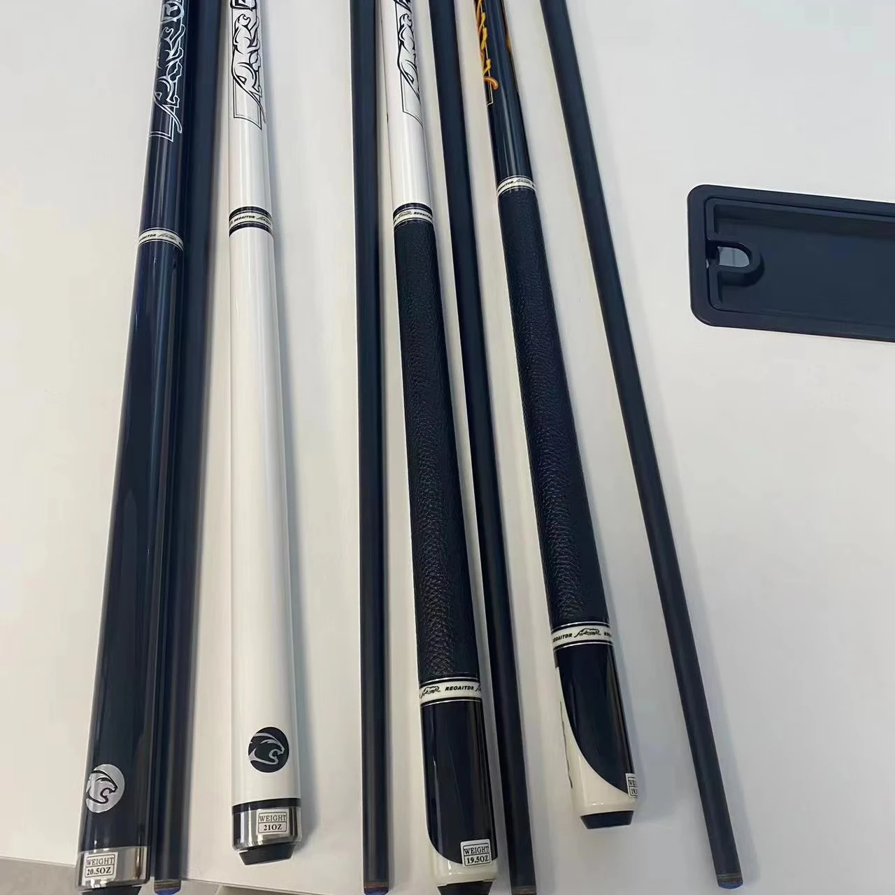 Горячая продажа, заводская цена, 1/2 шарнира, 11,8, наконечник, деревянный вал, бильярдный кий, бильярдный кий для продажи
Горячая продажа, заводская цена, 1/2 шарнира, 11,8, наконечник, деревянный вал, бильярдный кий, бильярдный кий для продажи