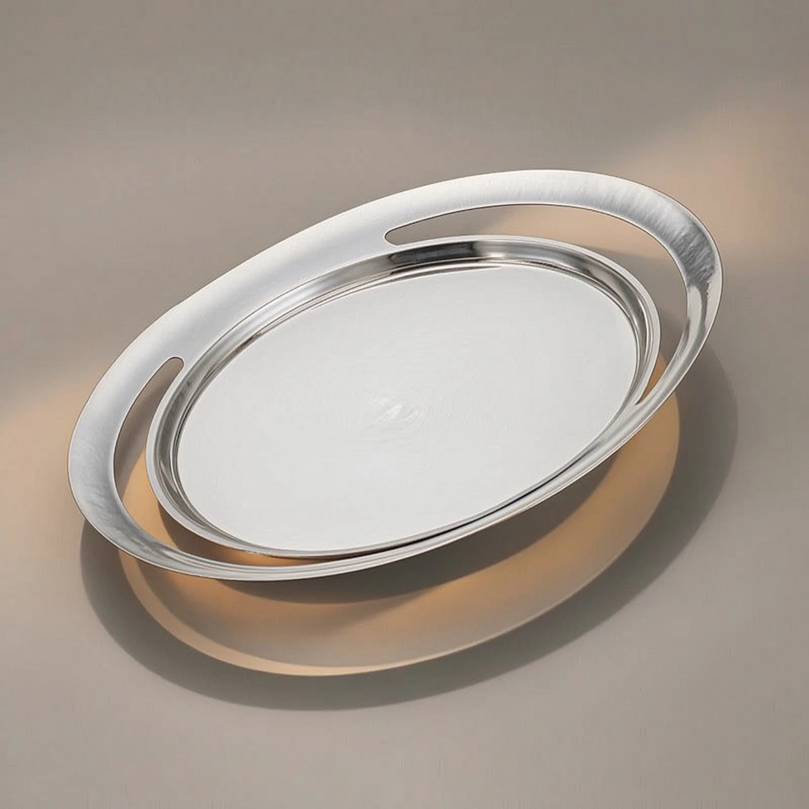 Oval Serving Tray Silver Decorative Tray with Mirror Finish Oval Platter Modern Shiny for Hosts, Dining Table, Dessert Display
Oval Serving Tray Silver Decorative Tray with Mirror Finish Oval Platter Modern Shiny for Hosts, Dining Table, Dessert Display