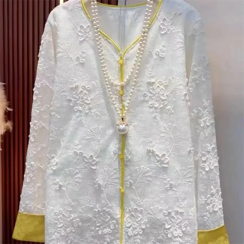 European Station V-neck Contrasting Jacquard Slimming Lace Shirt Fat Women's Clothing 2025 Spring Chinese Style Small Shirt Top
European Station V-neck Contrasting Jacquard Slimming Lace Shirt Fat Women's Clothing 2025 Spring Chinese Style Small Shirt Top