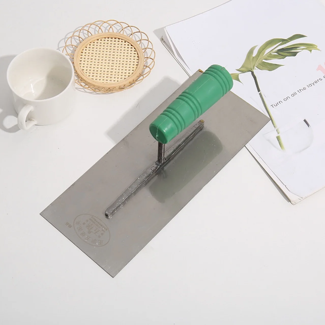 Mud plate trowel knife mason spatula plastic handle mud plate iron plate shovel mud tile tool
Mud plate trowel knife mason spatula plastic handle mud plate iron plate shovel mud tile tool