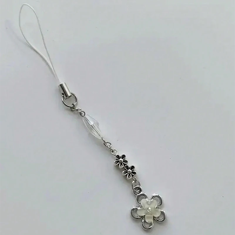 Unique Beaded Phone Pendant Fashionable Keyring Four Leaf Clovers Charm Keychain Elegant Bag Accessory for Women Girls
Unique Beaded Phone Pendant Fashionable Keyring Four Leaf Clovers Charm Keychain Elegant Bag Accessory for Women Girls