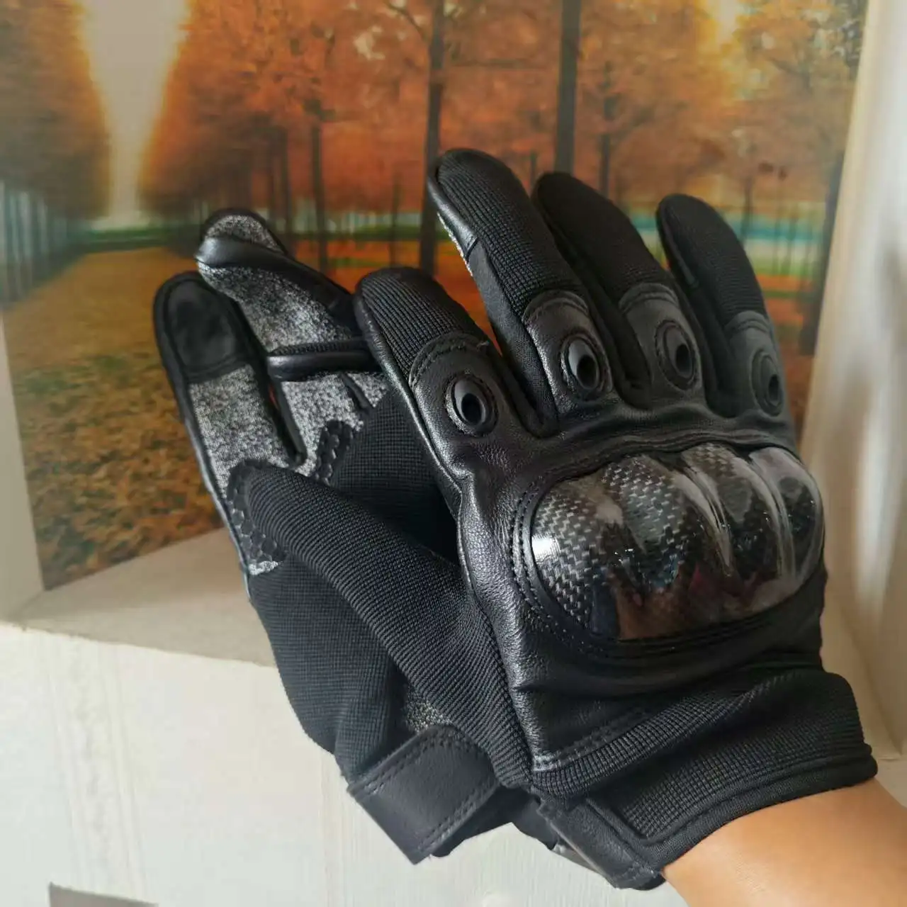 Summer Breathable Kevlar Lined Carbon Fiber Motorcycle Gloves for Anti-Cutting Protection in Outdoor Combat & Training Guantes
Summer Breathable Kevlar Lined Carbon Fiber Motorcycle Gloves for Anti-Cutting Protection in Outdoor Combat & Training Guantes
