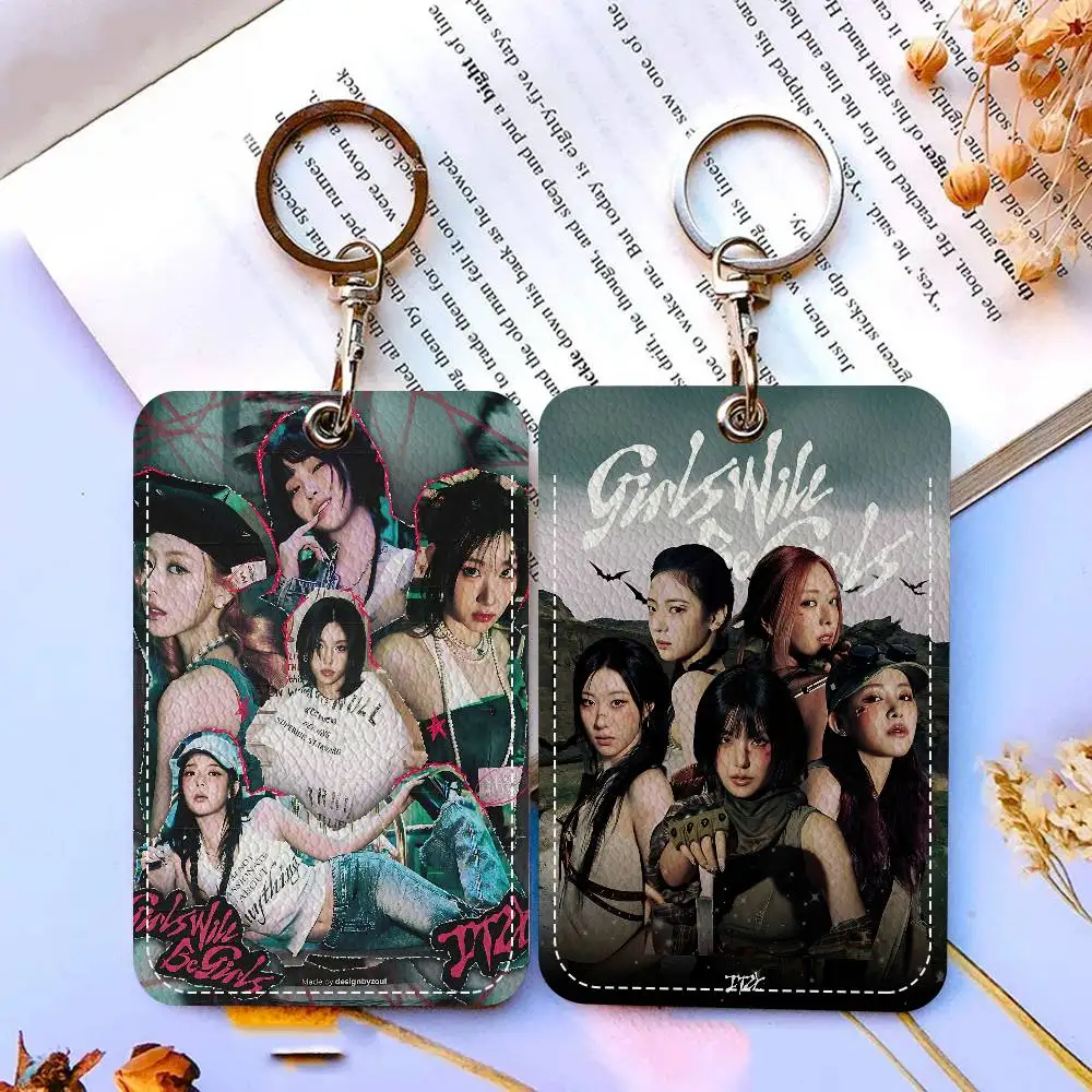 Брелок-картхолдер I-ITZY для банковских, автобусных, идентификационных и кредитных карт
Брелок-картхолдер I-ITZY для банковских, автобусных, идентификационных и кредитных карт