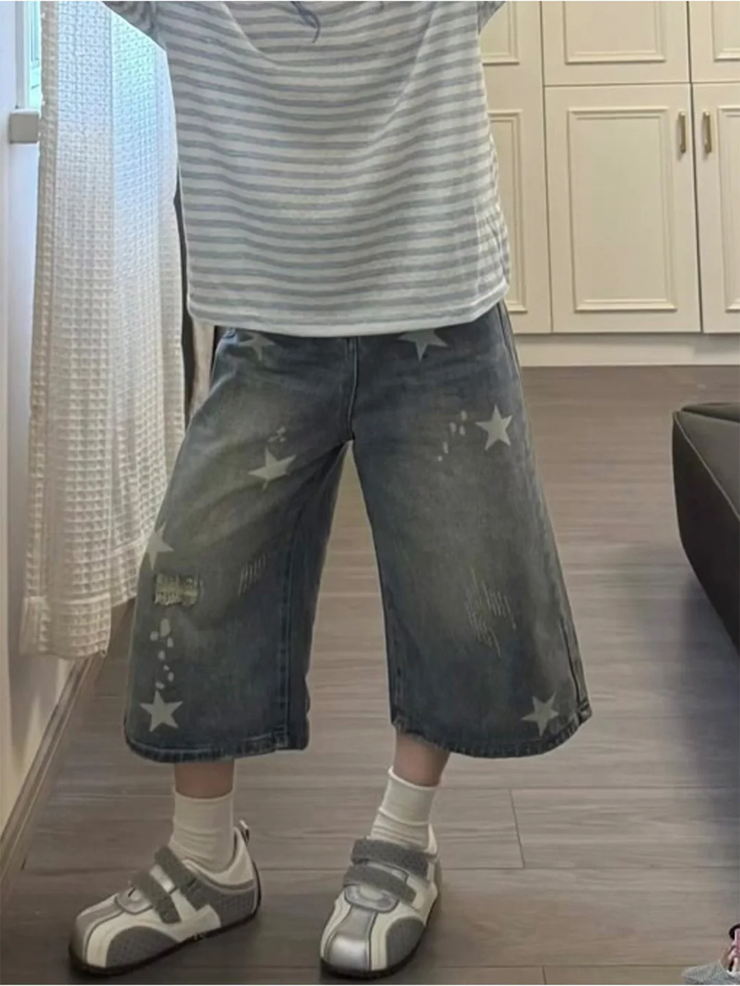Summer 2026 High Waist Slimming Vintage Star Print Loose Thin Wide Leg Jeans Women's Straight Cut Denim Pants Breathable Comf...
Summer 2026 High Waist Slimming Vintage Star Print Loose Thin Wide Leg Jeans Women's Straight Cut Denim Pants Breathable Comf...
