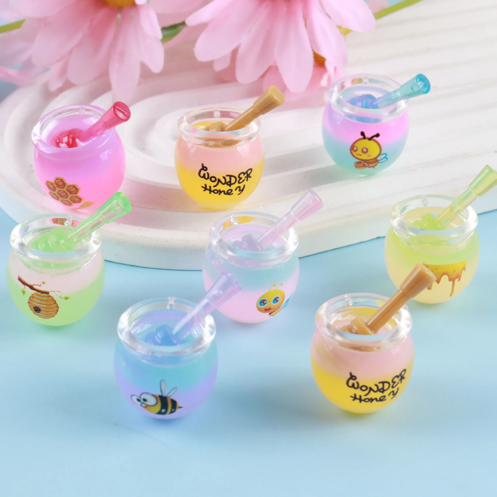 100pcs Flatback Resin Noctilucent Cartoon Honeypot Cabochon for Scrapbooking DIY Dollhouse Decor Crafts Accessories
100pcs Flatback Resin Noctilucent Cartoon Honeypot Cabochon for Scrapbooking DIY Dollhouse Decor Crafts Accessories