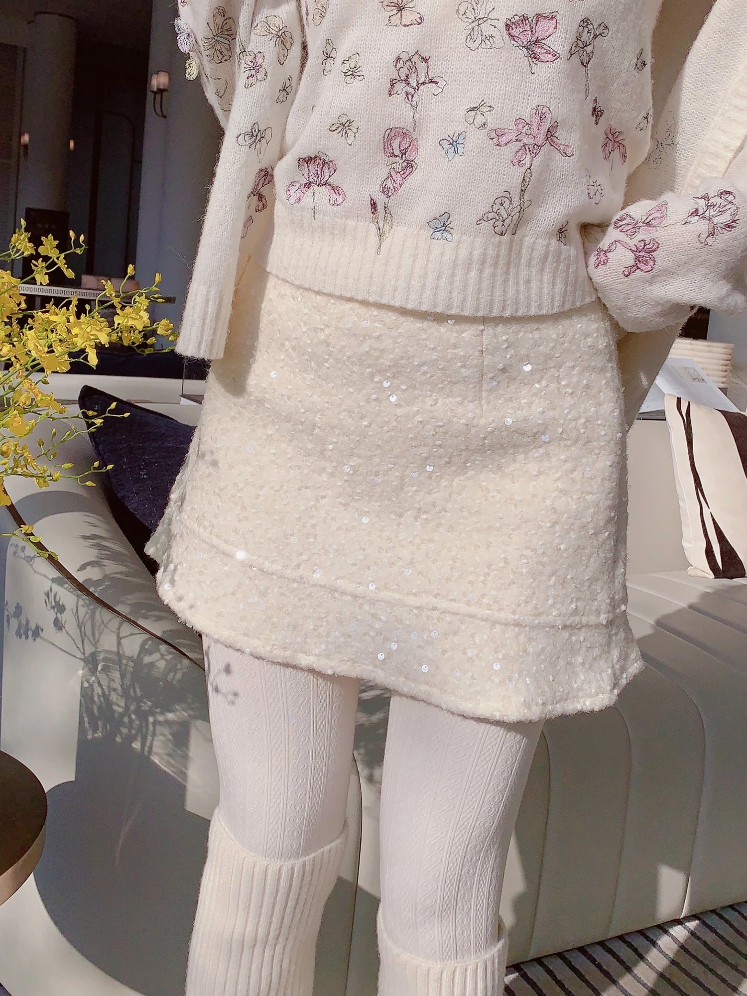Юбка MissLuxury из шерстяной смеси, женская модная короткая юбка на осень-зиму, повседневная юбка А-силуэта с высокой талией
Юбка MissLuxury из шерстяной смеси, женская модная короткая юбка на осень-зиму, повседневная юбка А-силуэта с высокой талией