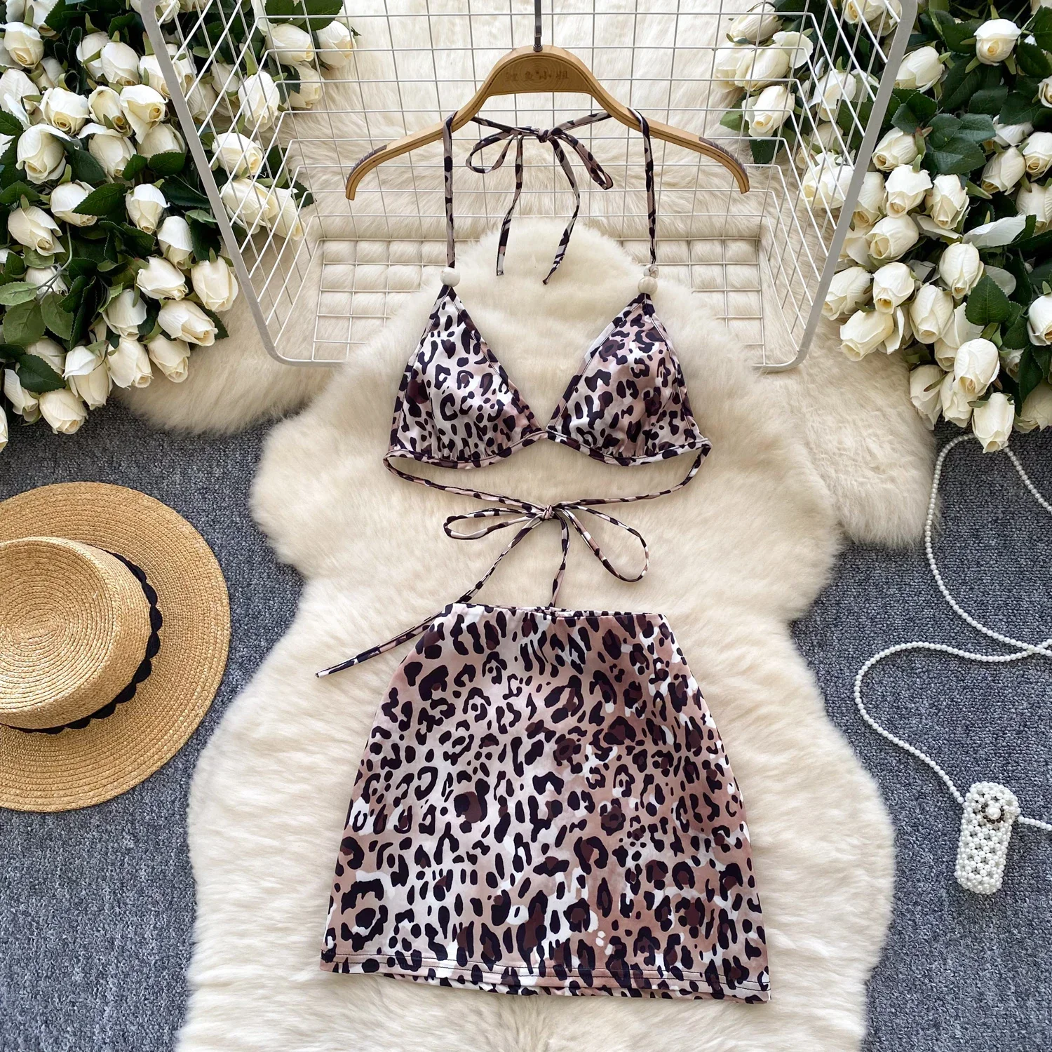 Hotsweet Leopard Two-piece Sets Vintage Chic Sexy Straps Camis Tank Top High Waist Skirt Fashion Streetwear High Street Clothing
Hotsweet Leopard Two-piece Sets Vintage Chic Sexy Straps Camis Tank Top High Waist Skirt Fashion Streetwear High Street Clothing