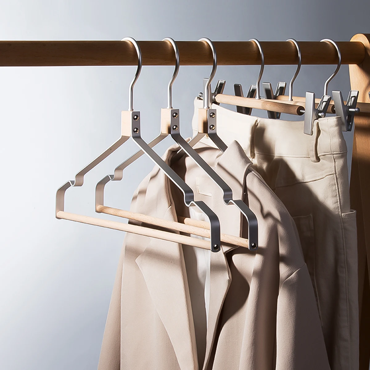 5pcs Wooden Metal Clothes Hangers Thickened Anti-Slip Rotatable Rack For Sleeveless Dress Tank Top Hanging Home Laundry
5pcs Wooden Metal Clothes Hangers Thickened Anti-Slip Rotatable Rack For Sleeveless Dress Tank Top Hanging Home Laundry