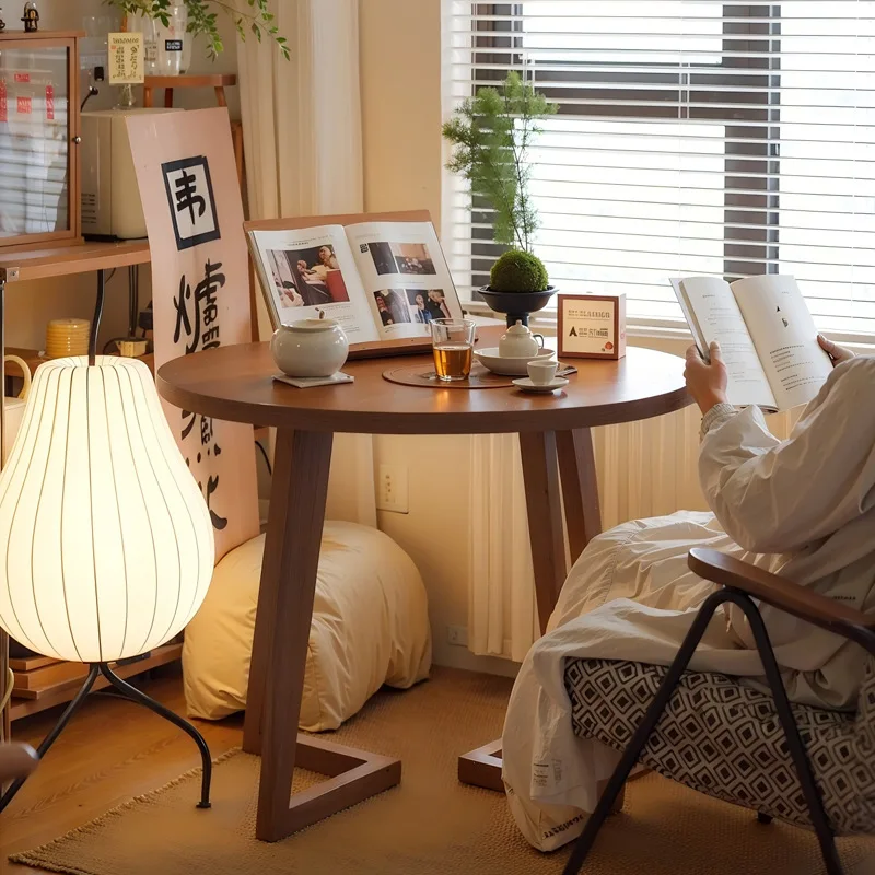 Integrated dual-use balcony, leisure small apartment, tea table for negotiation
Integrated dual-use balcony, leisure small apartment, tea table for negotiation