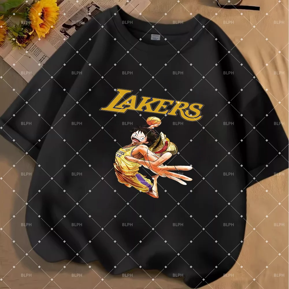 Милая детская футболка в стиле аниме с дизайном Lakers, идеально подходящая для юных фанатов аниме и баскетбола.
Милая детская футболка в стиле аниме с дизайном Lakers, идеально подходящая для юных фанатов аниме и баскетбола.