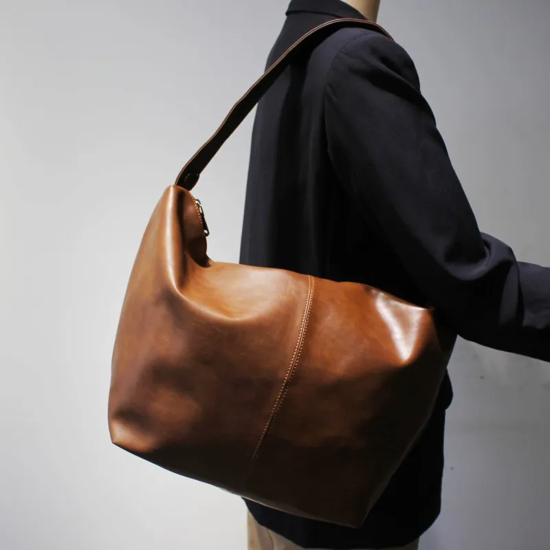 Trendy Large Capacity Bull Horn Men's Crossbody Bag Commuter Soft Leather Tote Travel Shoulder Bag Casual Moon Shape Bag
Trendy Large Capacity Bull Horn Men's Crossbody Bag Commuter Soft Leather Tote Travel Shoulder Bag Casual Moon Shape Bag