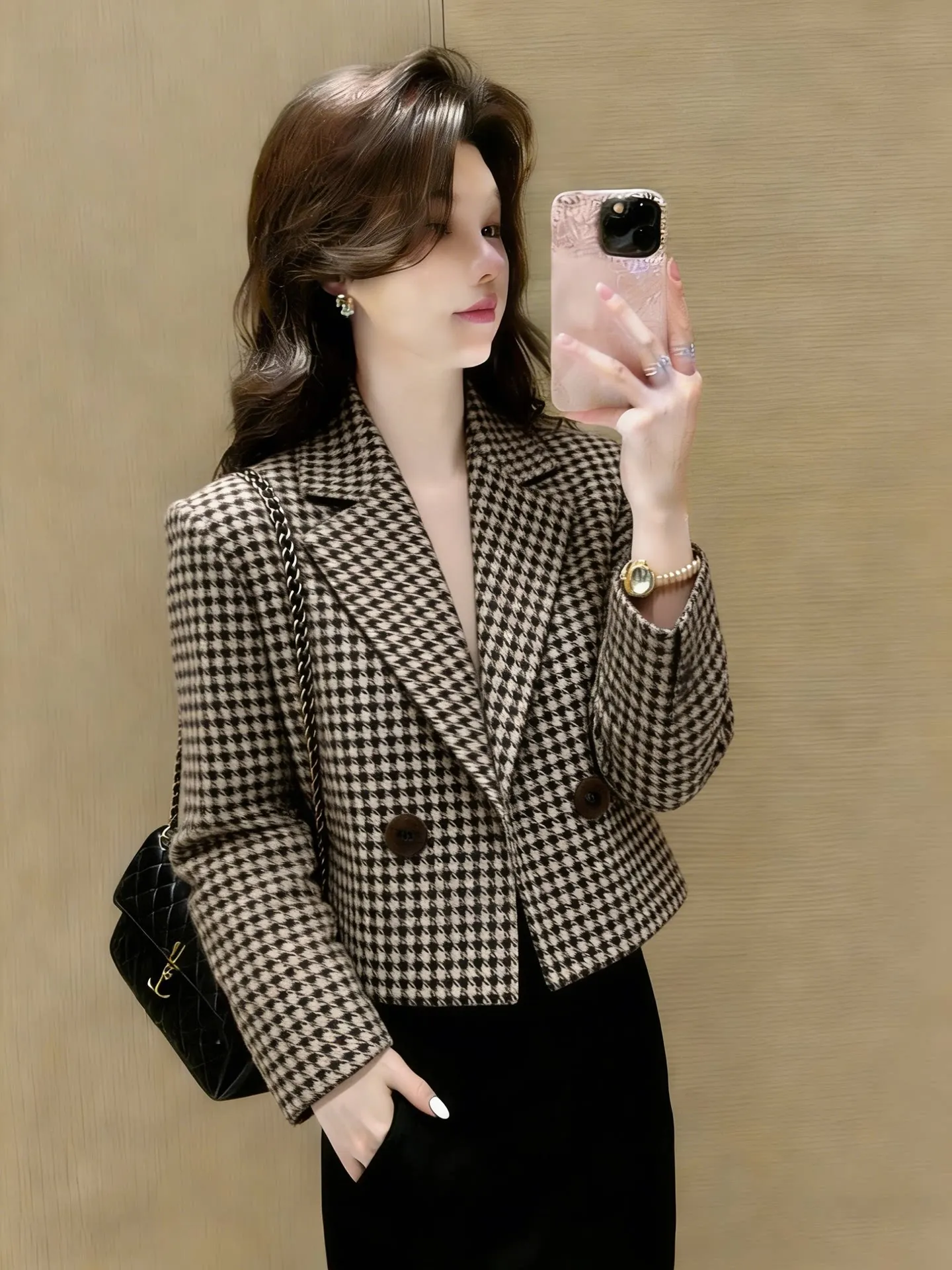 2026 New Retro Small Fragrance Style Checkered Short Jacket Women's High-End Non-Repeating Versatile Top
2026 New Retro Small Fragrance Style Checkered Short Jacket Women's High-End Non-Repeating Versatile Top