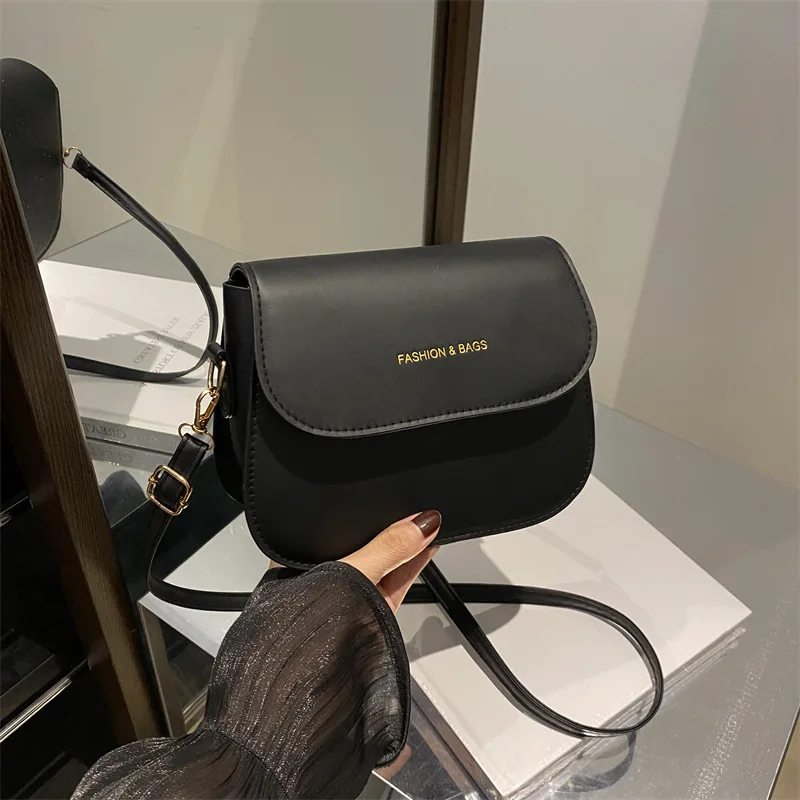 Fashion casual single shoulder fashion single shoulder messenger bag simple small square bag
Fashion casual single shoulder fashion single shoulder messenger bag simple small square bag