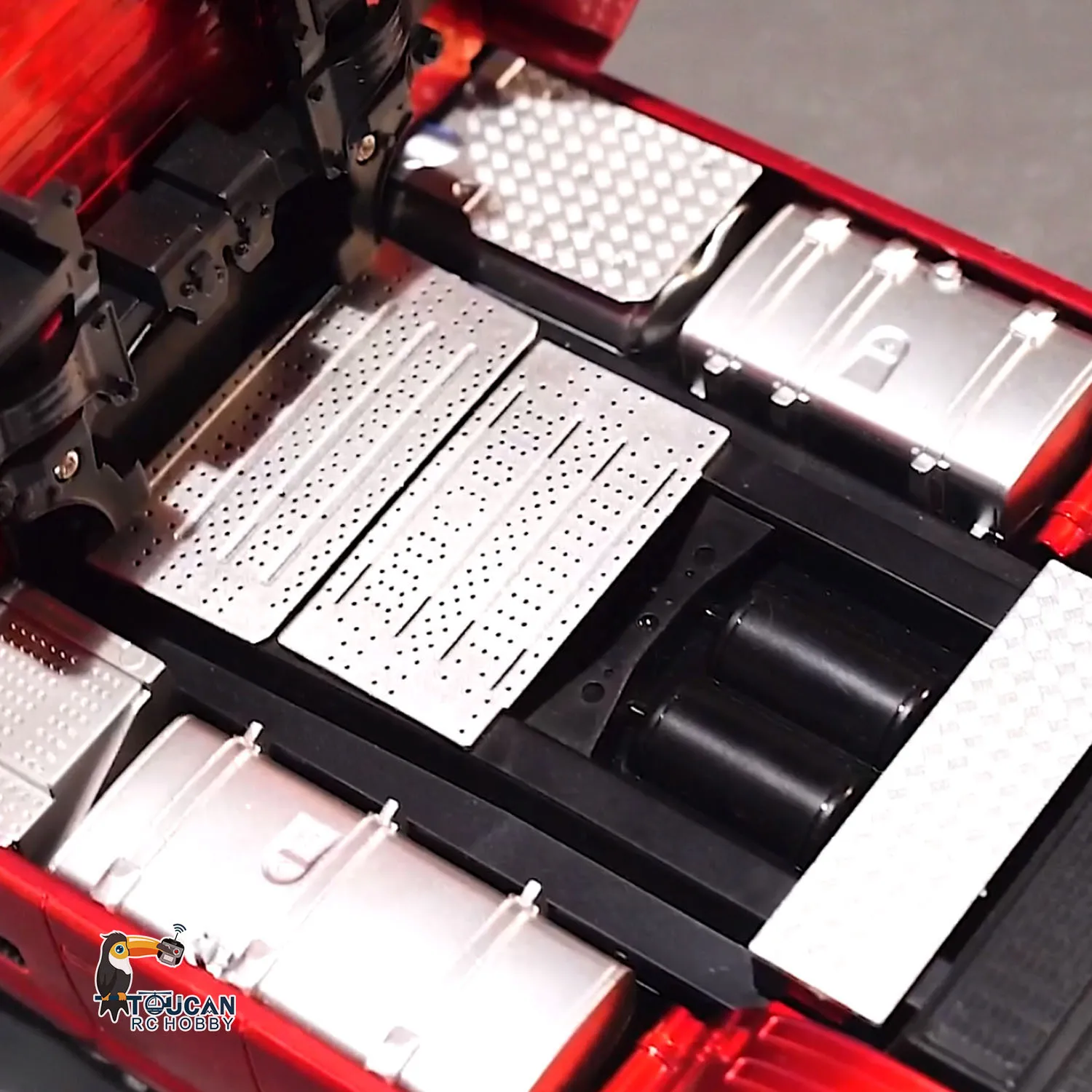 Радиоуправляемый трактор-грузовик 770S, пластик, масштаб 1/18, готовая модель RTR, аккумулятор 7.4В, 19 каналов, световые и звуковые эффекты, на пульте управления
Радиоуправляемый трактор-грузовик 770S, пластик, масштаб 1/18, готовая модель RTR, аккумулятор 7.4В, 19 каналов, световые и звуковые эффекты, на пульте управления