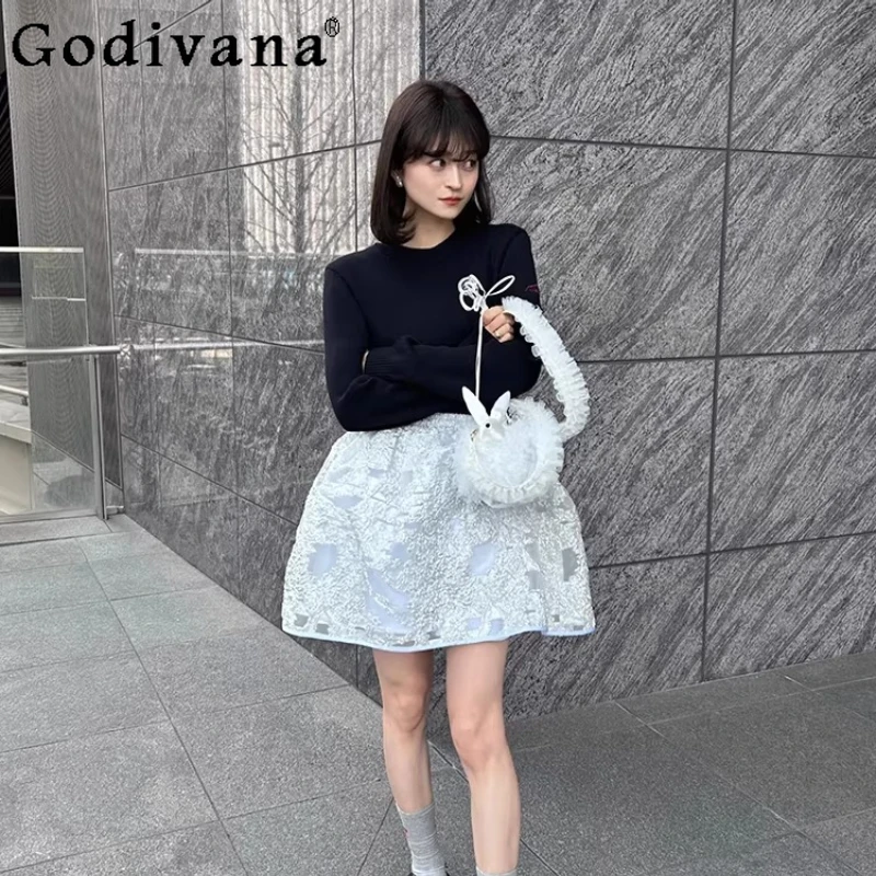 Японская модная юбка в стиле кимоно с 3D жаккардовым узором для женщин, с завышенной талией, стройнящая, элегантная, повседневная, весенняя
Японская модная юбка в стиле кимоно с 3D жаккардовым узором для женщин, с завышенной талией, стройнящая, элегантная, повседневная, весенняя