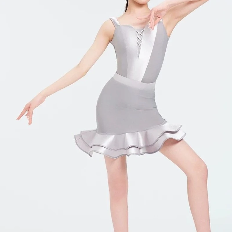 Summer Latin Dance Dress for Grils Halter Performance Costumes Sling Tops Split Skirts Suit Chacha Rumba Tango Latin Clothing
Summer Latin Dance Dress for Grils Halter Performance Costumes Sling Tops Split Skirts Suit Chacha Rumba Tango Latin Clothing