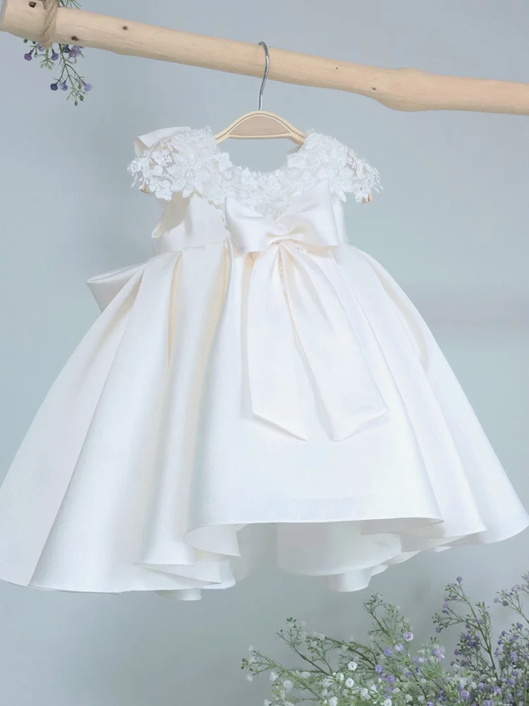 Girls' Formal Dress New White Fluffy Satin Skirt Bow Lace Simple Children's princess Flower Girl Dress For Wedding 2024
Girls' Formal Dress New White Fluffy Satin Skirt Bow Lace Simple Children's princess Flower Girl Dress For Wedding 2024