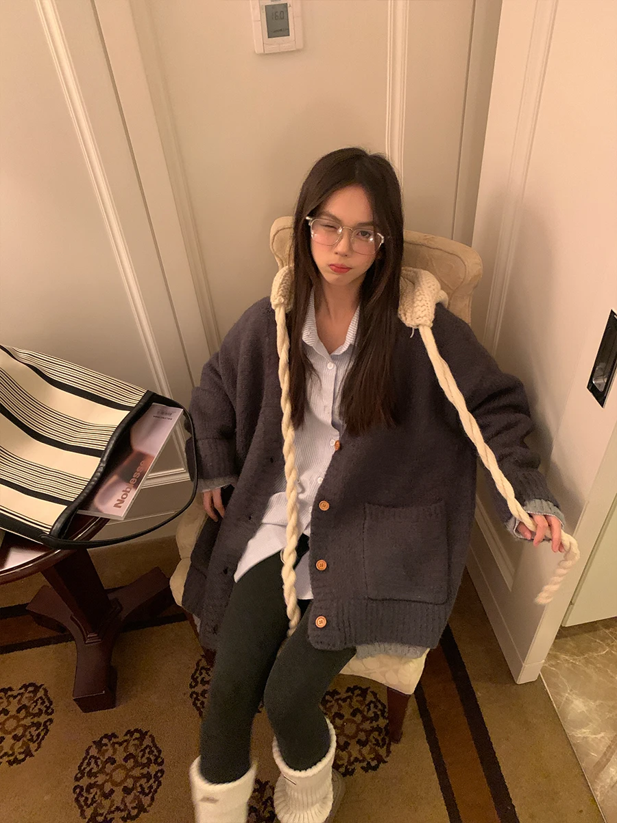 Huanghuangjia ket Knitted Sweater Jaet Women's Loose Fit Winter 2024 New Sle V-ne Long Sve Casual Faion
Huanghuangjia ket Knitted Sweater Jaet Women's Loose Fit Winter 2024 New Sle V-ne Long Sve Casual Faion