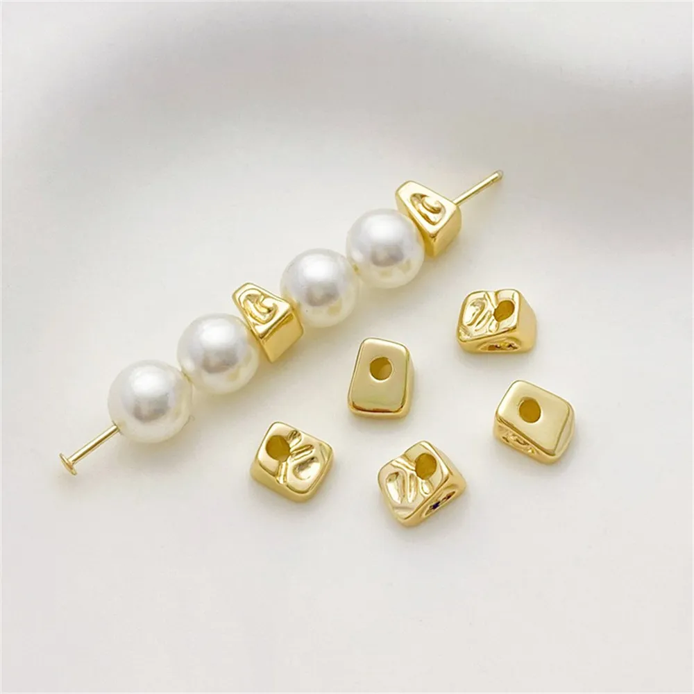 14K Bag Gold Triangle Special-shaped Gravel Bead Spacer Handmade DIY String Bracelet Necklace Jewelry Material Accessories 
14K Bag Gold Triangle Special-shaped Gravel Bead Spacer Handmade DIY String Bracelet Necklace Jewelry Material Accessories