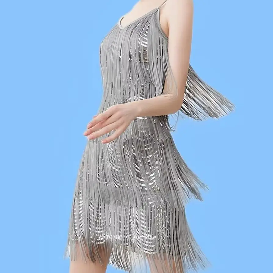 Latin dance performance women's adult new halter-style fringed sequined costume for modern ballroom and contemporary dance
Latin dance performance women's adult new halter-style fringed sequined costume for modern ballroom and contemporary dance