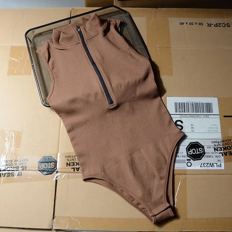 Women's Summer High Collar Zipper Front Svel Yoga Suit One-Piece Clothes Ribbed e Base Top Bot Low Waist
Women's Summer High Collar Zipper Front Svel Yoga Suit One-Piece Clothes Ribbed e Base Top Bot Low Waist