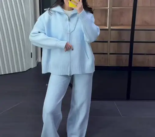 2025 Autumn New Women's Clothing Lazy Style Lapel Knit Cardigan Pants Two-Piece Set Loose and Comfortable Casual Pants Set 
2025 Autumn New Women's Clothing Lazy Style Lapel Knit Cardigan Pants Two-Piece Set Loose and Comfortable Casual Pants Set