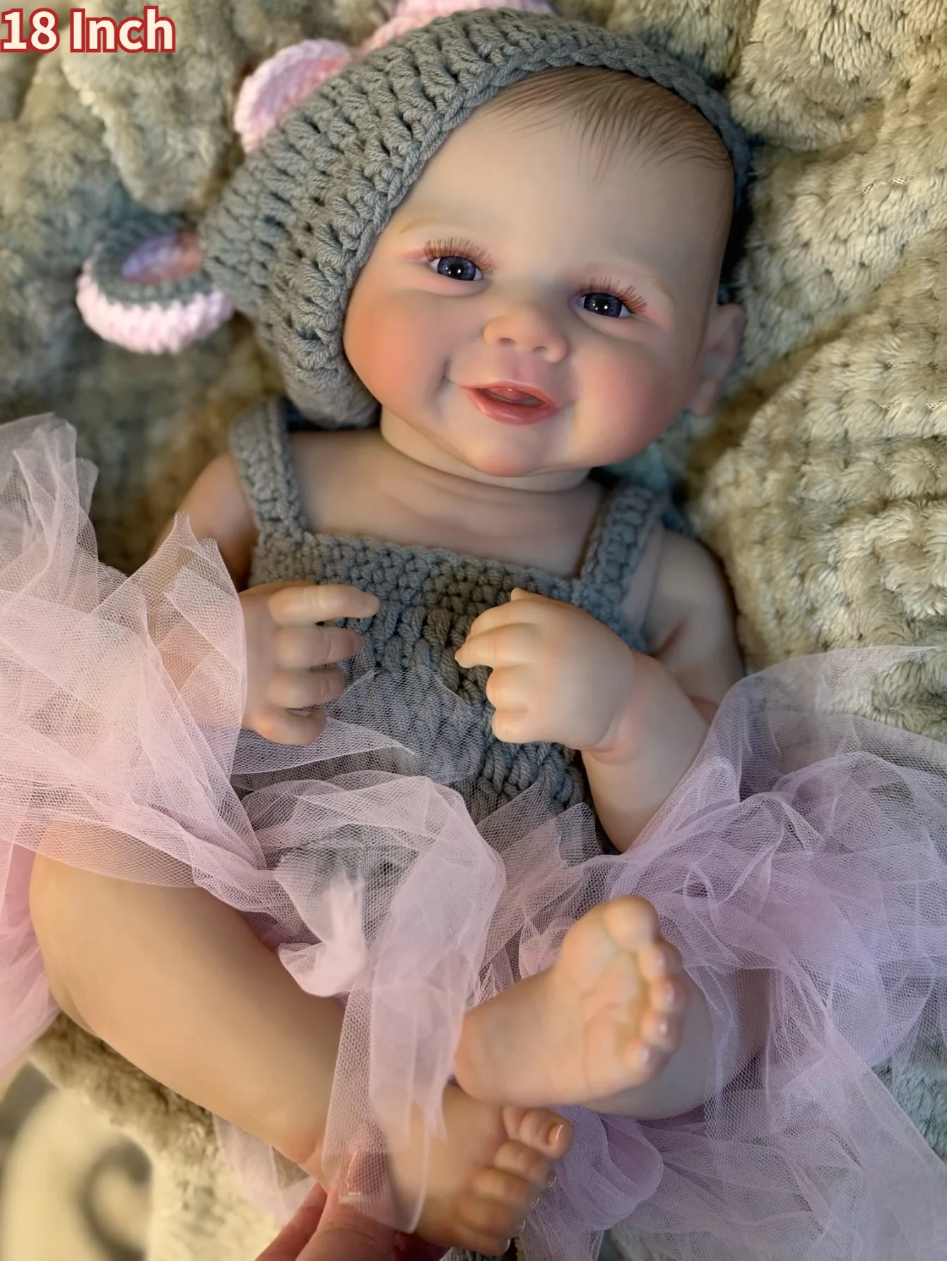 1 шт. Vivienne, реалистичная кукла Reborn Girl, ручная работа, 3D окрашенная кожа, кукла для новорожденных для детей, подарки на день рождения
1 шт. Vivienne, реалистичная кукла Reborn Girl, ручная работа, 3D окрашенная кожа, кукла для новорожденных для детей, подарки на день рождения