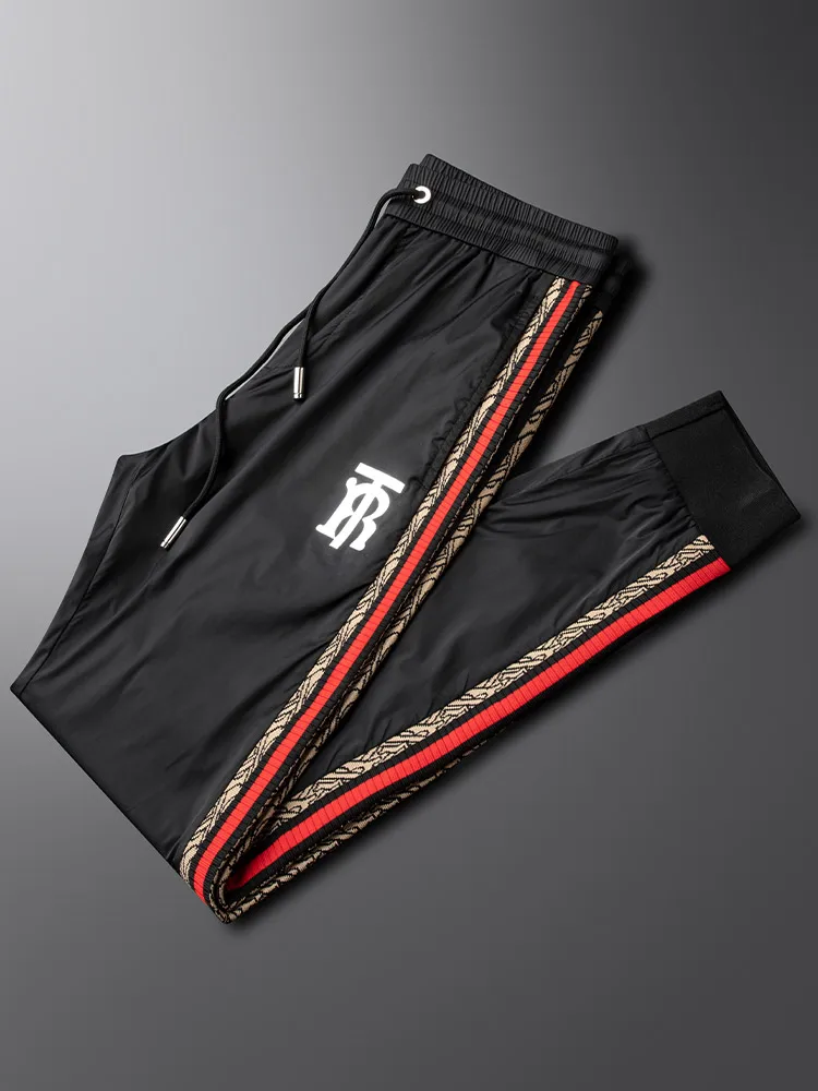 Модные черные спортивные брюки из ледяного шелка для мужчин, летние, тонкие, с охлаждающим эффектом, с манжетами, быстросохнущие, повседневные
Модные черные спортивные брюки из ледяного шелка для мужчин, летние, тонкие, с охлаждающим эффектом, с манжетами, быстросохнущие, повседневные