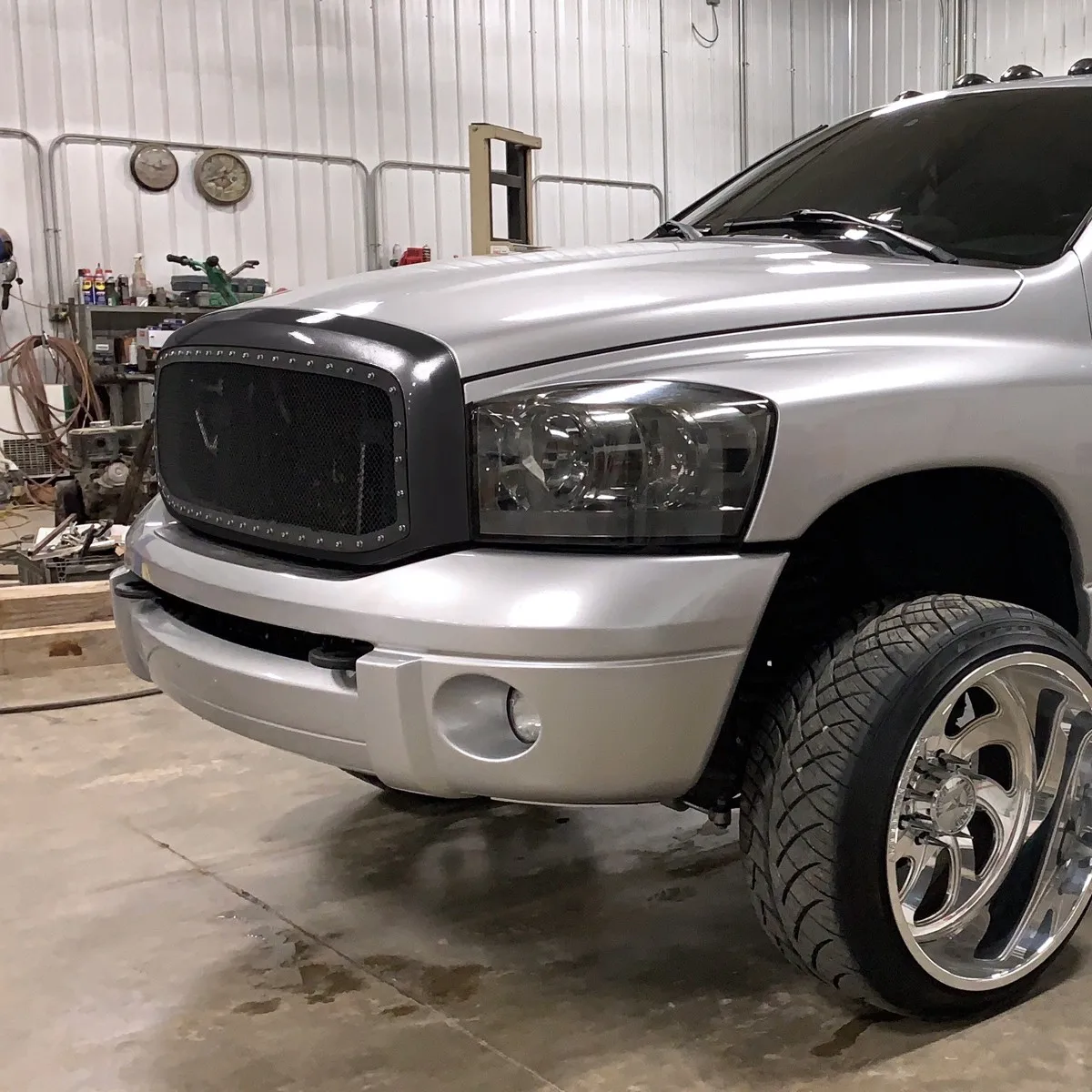Black Hood Grille Mesh Fits 2002-2006 Dodge Ram Rivet Upper Front Bumper w/
Black Hood Grille Mesh Fits 2002-2006 Dodge Ram Rivet Upper Front Bumper w/