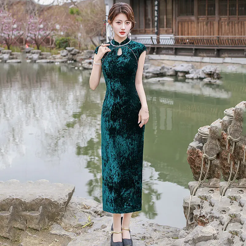 Dark Green Sleeveless New Chinese Style Long Cheongsam Improved for Young 2026 New Female Qipao Evening Dress
Dark Green Sleeveless New Chinese Style Long Cheongsam Improved for Young 2026 New Female Qipao Evening Dress