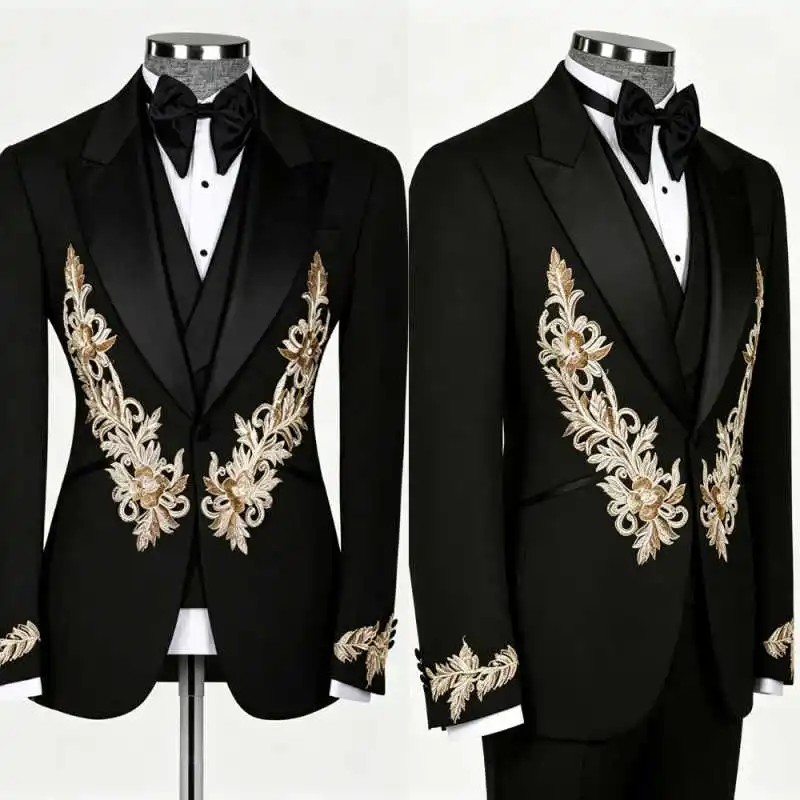 Formal Wedding Tuxedos Appliques 3 Piece Set Jacket Vest Pant Men Suit Peaked Lapel One Button Groom Evening Blazers Customized
Formal Wedding Tuxedos Appliques 3 Piece Set Jacket Vest Pant Men Suit Peaked Lapel One Button Groom Evening Blazers Customized