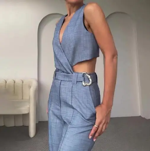 Two Piece Set Women Outfit 2025 Summer New Solid Color V-Neck Hollow Waist Vest Top & High Waist Casual Straight Leg Pants Set
Two Piece Set Women Outfit 2025 Summer New Solid Color V-Neck Hollow Waist Vest Top & High Waist Casual Straight Leg Pants Set