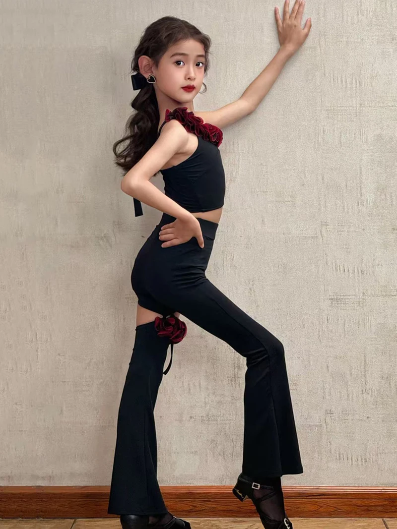 Kids Girls Latin Dancewear Spaghetti Strap Top and Dancing Split Pants Trousers Samba Rumba Practice Competition Dance Costume
Kids Girls Latin Dancewear Spaghetti Strap Top and Dancing Split Pants Trousers Samba Rumba Practice Competition Dance Costume
