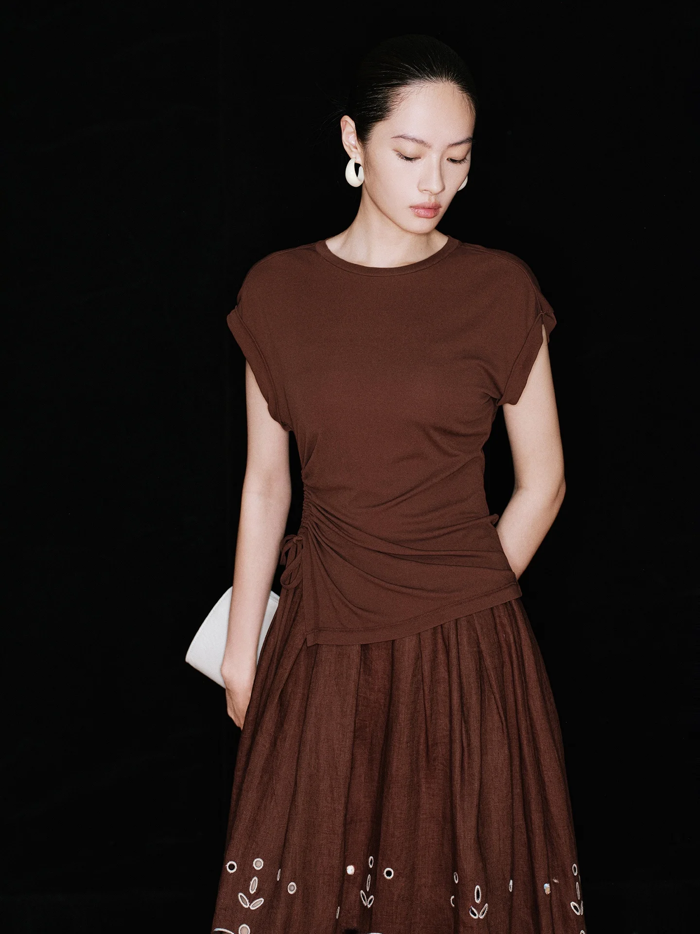 Футболка Wind Home Narrow Cro Silk Knitted с коротким рукавом, эксклюзивная, цвет какао, свободный крой, летняя, влагоотводящая, BY045
Футболка Wind Home Narrow Cro Silk Knitted с коротким рукавом, эксклюзивная, цвет какао, свободный крой, летняя, влагоотводящая, BY045